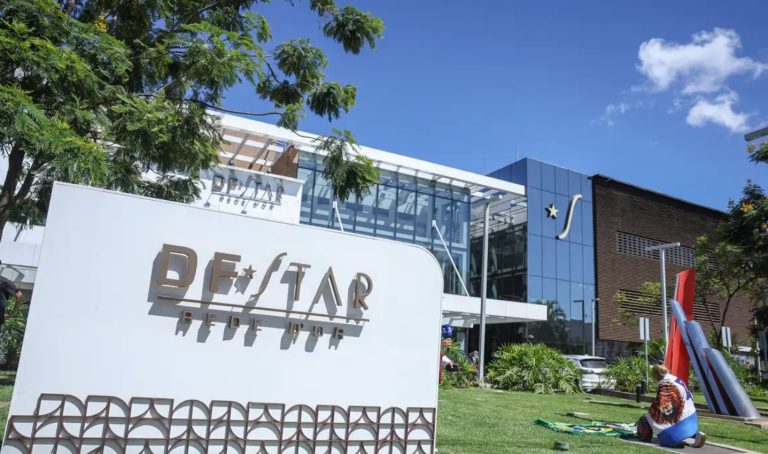 Bolsonaro segue internado em Brasília após cirurgia no ombro e apresenta boa evolução