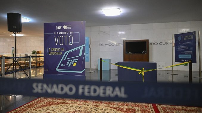 Urna eletrônica usada nas eleições de 2026 para votação de senador