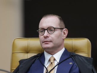 Ministro Cristiano Zanin durante sessão do Supremo Tribunal Federal