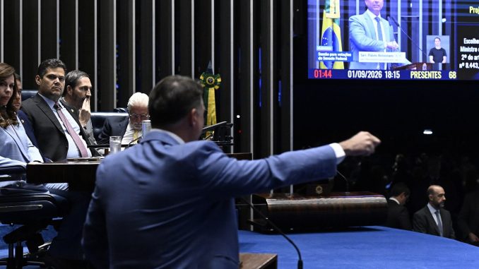 Davi Alcolumbre, presidente do Senado, em sessão no plenário