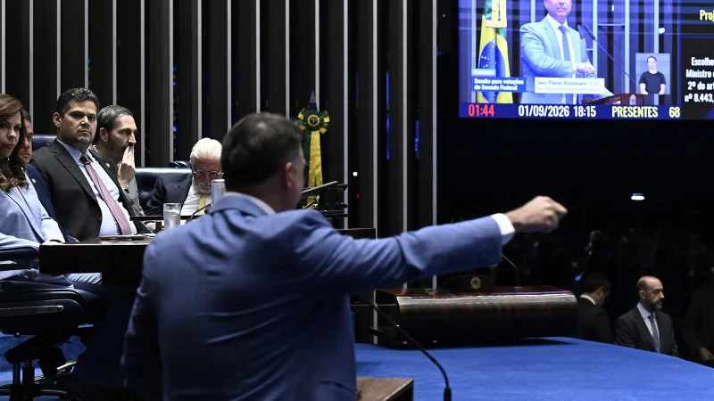 Davi Alcolumbre, presidente do Senado, em sessão no plenário
