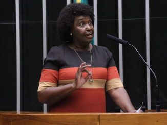 Deputada Benedita da Silva, relatora do acordo do Mercosul de proteção a mulheres, na Câmara dos Deputados. Foto: Thiago Cristino/Câmara dos Deputados
