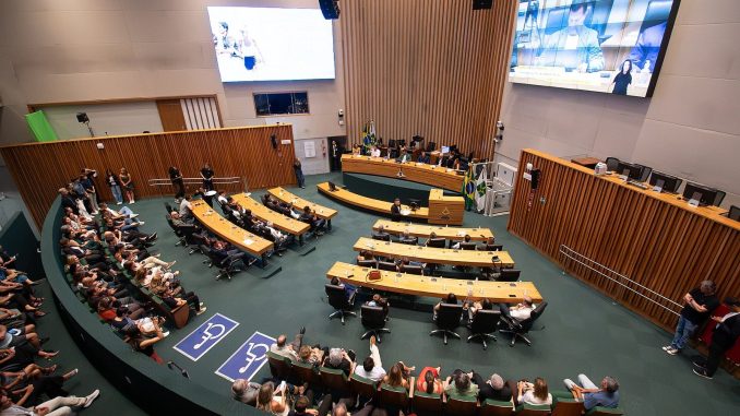 Sessão deliberativa da Câmara Legislativa do Distrito Federal em 14 de outubro de 2026