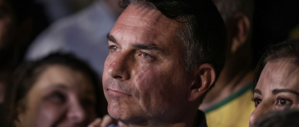 Flávio Bolsonaro, candidato do PL à Presidência, durante entrevista