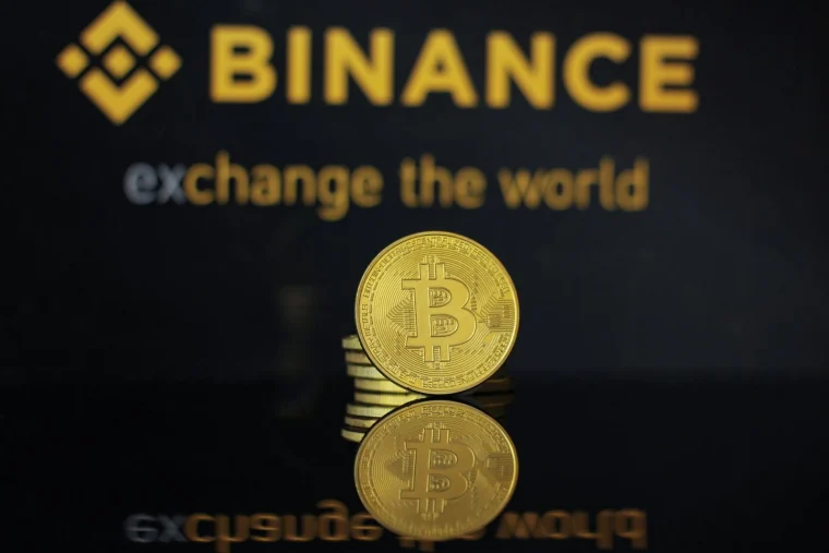 Logotipo da Binance em tela de celular. Foto: Bastian Riccardi (Pexels)