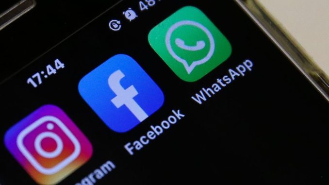 Celular exibindo o aplicativo do Instagram
