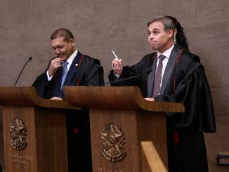 Ministro André Mendonça, vice-presidente do TSE, em sessão do tribunal