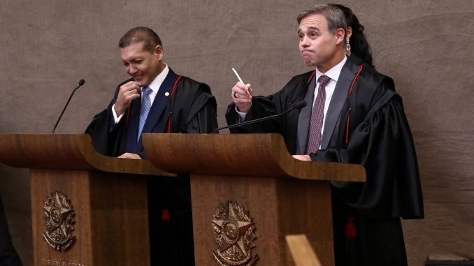 Ministro André Mendonça, vice-presidente do TSE, em sessão do tribunal