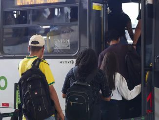 Passageiros em estação de metrô ou terminal de ônibus no Distrito Federal. Foto: Fabio Rodrigues-Pozzebom/Agência Brasil