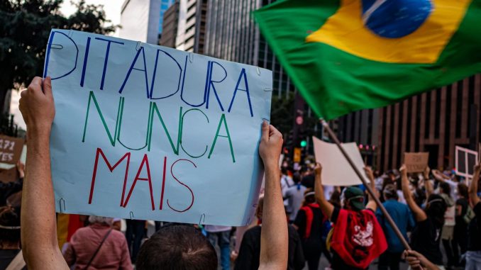 Protesto em frente à sede da Meta, na avenida Faria Lima, em São Paulo. Foto: Marlon Marinho (Pexels)