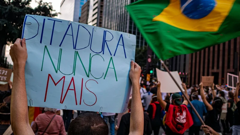 Protesto em frente à sede da Meta, na avenida Faria Lima, em São Paulo. Foto: Marlon Marinho (Pexels)