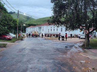 Área residencial inundada após desastre natural