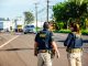 Viatura da Polícia Rodoviária Federal em fiscalização numa rodovia durante o feriado