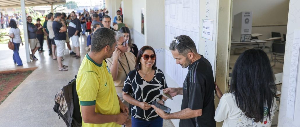 Eleitor vota em urna eletrônica durante eleições de 2026. Foto: Joédson Alves/Agência Brasil