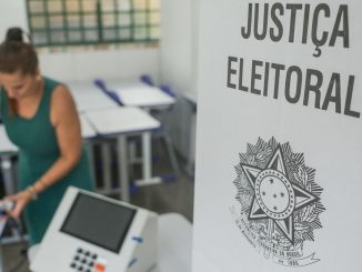 Urna eletrônica em seção eleitoral durante a votação do segundo turno das eleições de 2026. Foto: Joédson Alves/Agência Brasil